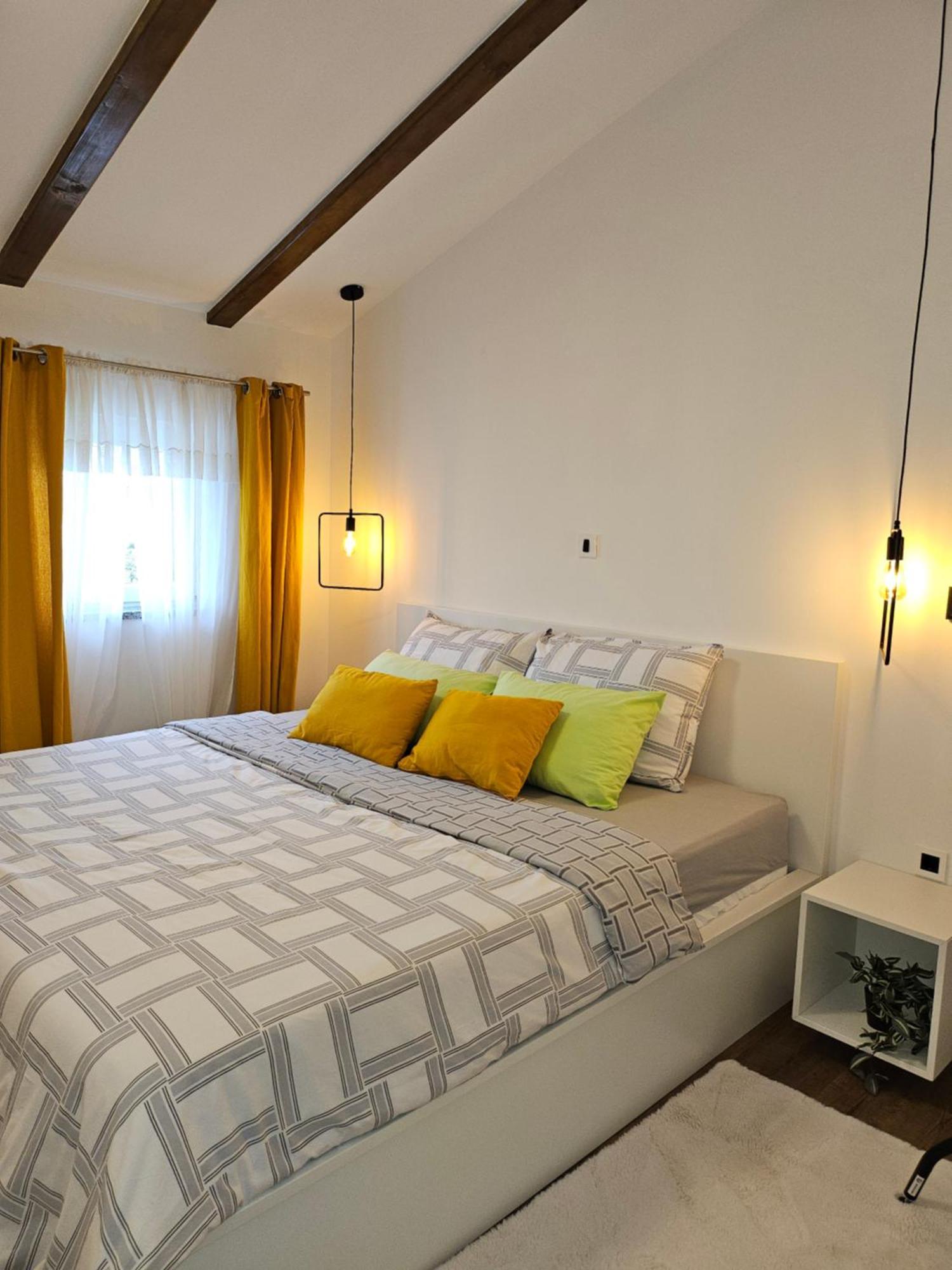Apartman Pojine Gabonjin Buitenkant foto