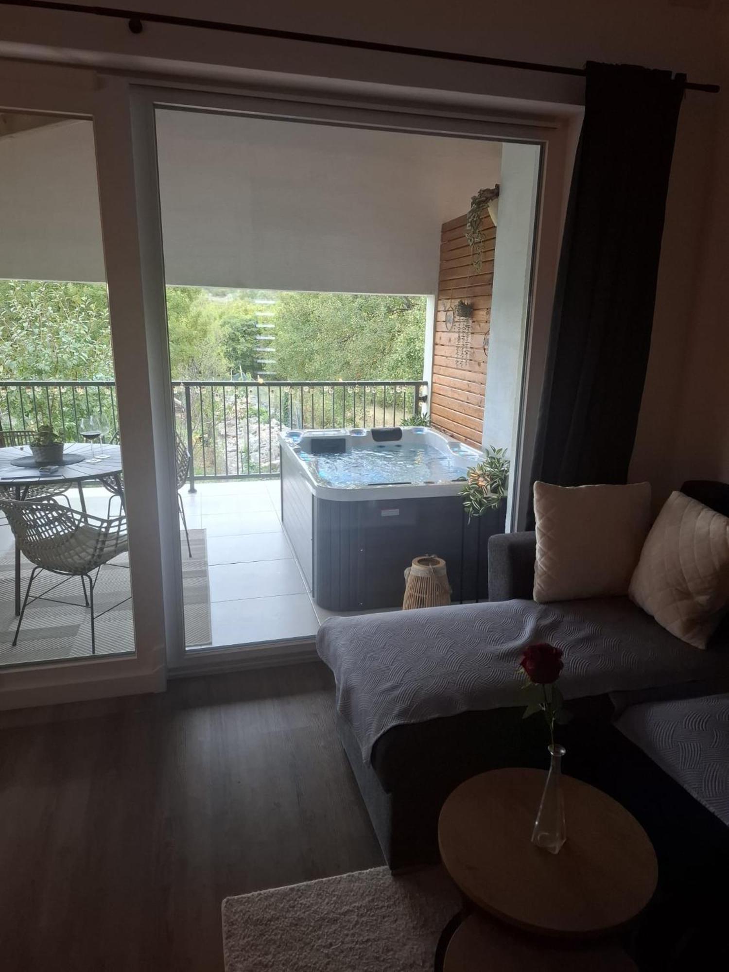 Apartman Pojine Gabonjin Buitenkant foto